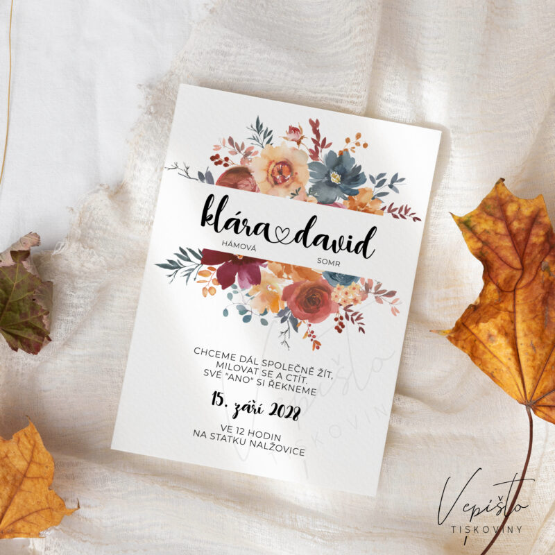 podzimní svatba svatební oznámení s podzimními květy a listy podzimní barvy bordó modrá oranžová